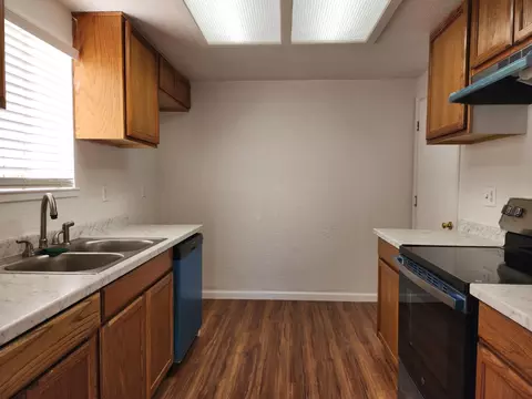Kitchen - 512 Rachelle Dr, Modesto, CA 95351 photo 1 of 2