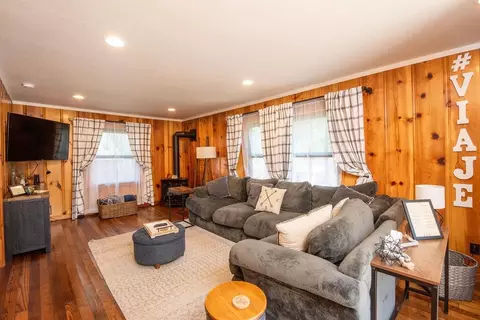 22162 Sarah Cir, Long Barn, CA 95335