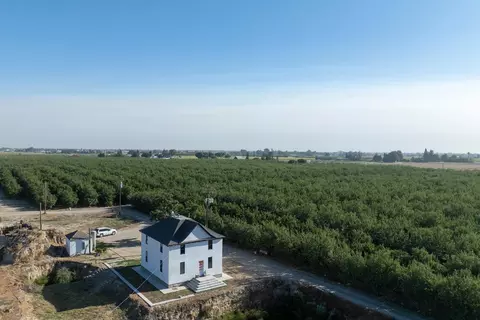 4319 S Walnut Rd, Turlock, CA 95380 photo 1