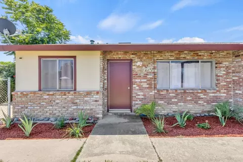 940 Elinor Ave, Olivehurst, CA 95961