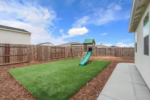 744 Creekview Cir, Galt, CA 95632 photo 38