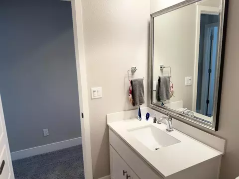 Bath - 4365 Focus Ln, Modesto, CA 95356 photo 5 of 11
