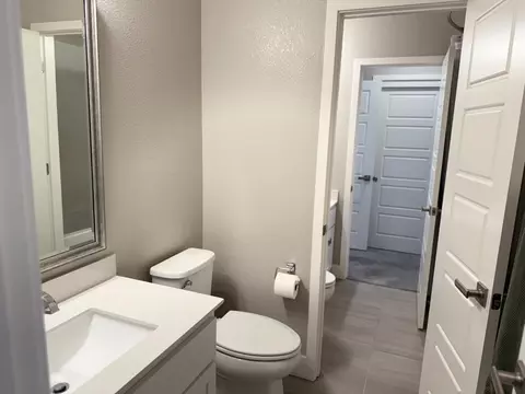 Bath - 4365 Focus Ln, Modesto, CA 95356 photo 3 of 11