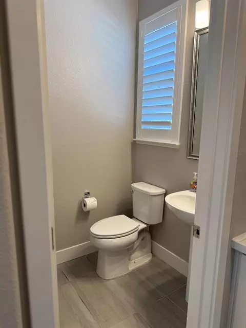 Bath - 4365 Focus Ln, Modesto, CA 95356 photo 1 of 11