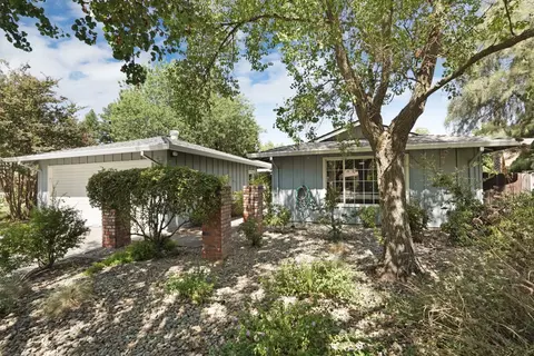 2825 Seine Ave, Davis, CA 95616