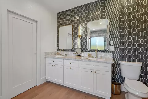 Bath - 1082 Smith Way, Folsom, CA 95630 photo 1 of 4