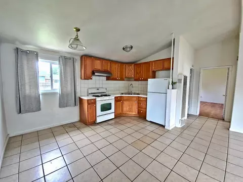 Kitchen - 1650 Bette St, Merced, CA 95341 photo 2 of 2