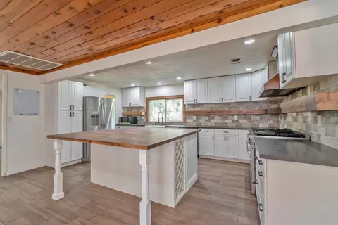 Kitchen - 2446 Prado Vista Rd, Placerville, CA 95667 photo 5 of 8