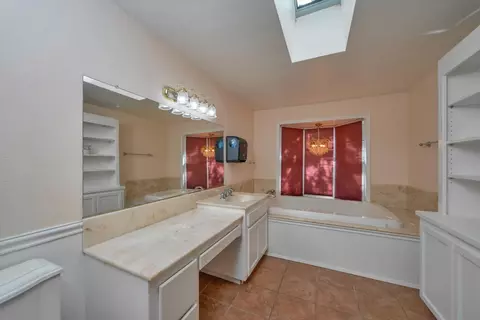 Bath - 2446 Prado Vista Rd, Placerville, CA 95667 photo 1 of 5