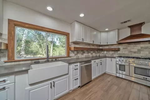 Kitchen - 2446 Prado Vista Rd, Placerville, CA 95667 photo 6 of 8