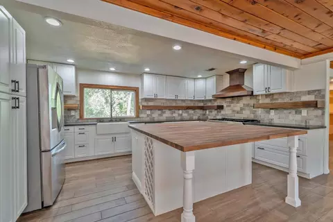 Kitchen - 2446 Prado Vista Rd, Placerville, CA 95667 photo 3 of 8
