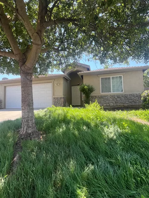 2153 W Solis St, Merced, CA 95348 photo 1