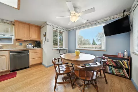 Dining - 31 Willet Ct, Wallace, CA 95254 photo 6 of 6