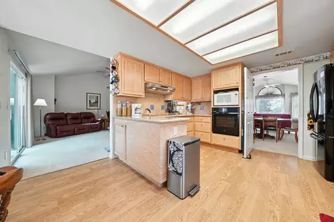 Kitchen - 31 Willet Ct, Wallace, CA 95254 photo 6 of 8