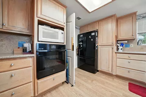 Kitchen - 31 Willet Ct, Wallace, CA 95254 photo 4 of 8