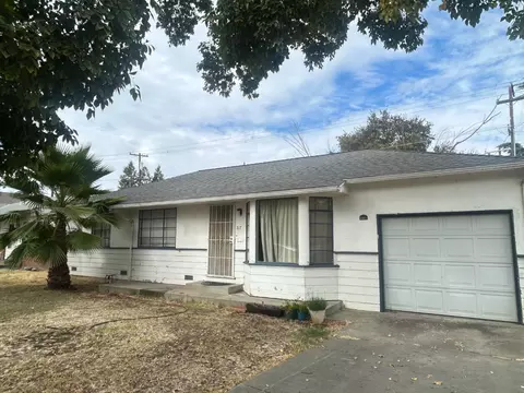 217 W Essex St, Stockton, CA 95204