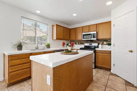 Kitchen - 10977 Woolwich Way, Mather, CA 95655 photo 2 of 3