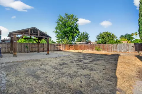 Exterior - 4700 Glenbrook Dr, Tracy, CA 95377 photo 6 of 7