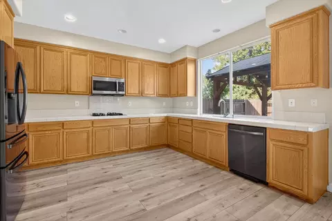 Kitchen - 4700 Glenbrook Dr, Tracy, CA 95377 photo 2 of 3
