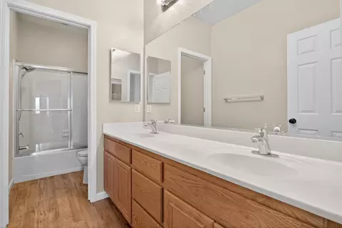 Bath - 4700 Glenbrook Dr, Tracy, CA 95377 photo 5 of 6
