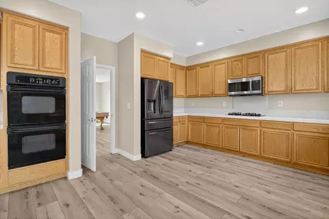 Kitchen - 4700 Glenbrook Dr, Tracy, CA 95377 photo 3 of 3
