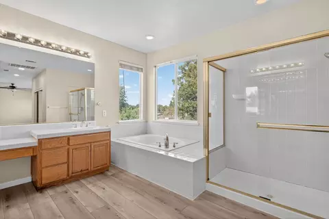 Bath - 4700 Glenbrook Dr, Tracy, CA 95377 photo 4 of 6