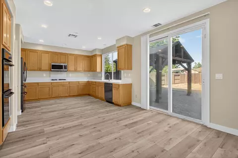 Kitchen - 4700 Glenbrook Dr, Tracy, CA 95377 photo 1 of 3