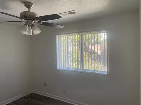 Bedroom - 1008 Bingham Dr #1, Modesto, CA 95350 photo 3 of 4