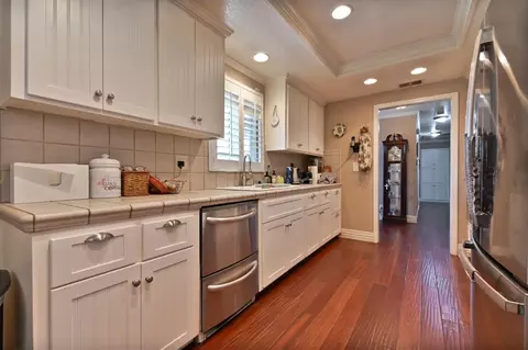 Kitchen - 2451 Canoe St, Copperopolis, CA 95228 photo 3 of 4