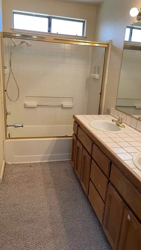 Bath - 324 Goldrun Dr, Modesto, CA 95354 photo 2 of 2