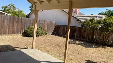 Exterior - 324 Goldrun Dr, Modesto, CA 95354 photo 2 of 3