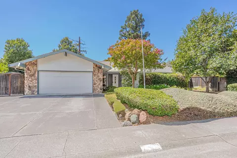 621 Marina Cir, Davis, CA 95616 photo 1