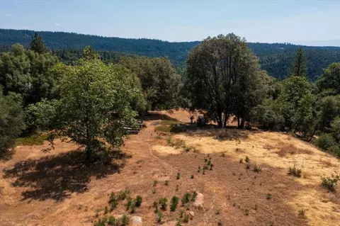5421 Hawkeye Rd, Somerset, CA 95684