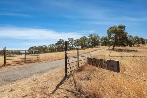 7425 Cincha St, Angels Camp, CA 95222