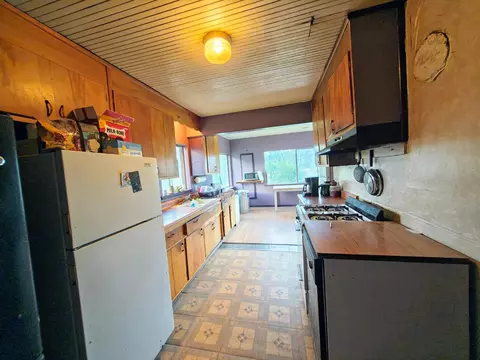 Kitchen - 5661 Thompson Hill Rd, Placerville, CA 95667 photo 3 of 4