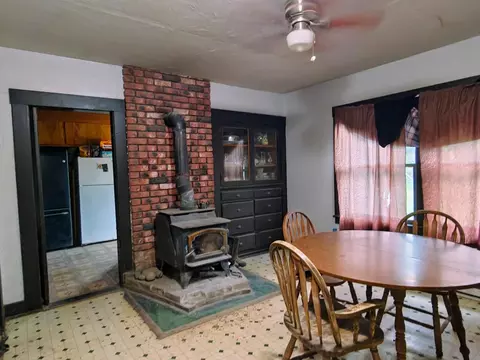 Dining - 5661 Thompson Hill Rd, Placerville, CA 95667 photo 2 of 3