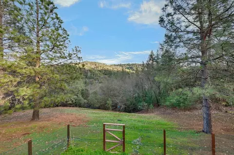 Exterior - 1400 Cedar Oak Rd, Placerville, CA 95667 photo 6 of 9