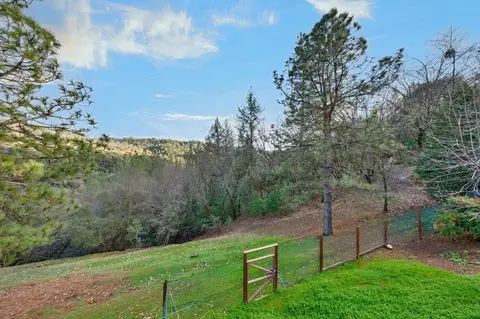 Exterior - 1400 Cedar Oak Rd, Placerville, CA 95667 photo 5 of 9