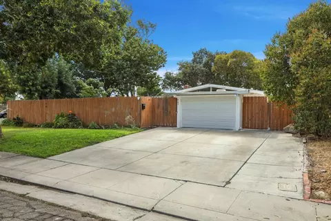 6203 N Alturas Ave, Stockton, CA 95207