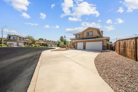 8588 Shanes Way, Santee, CA 92071 photo 2