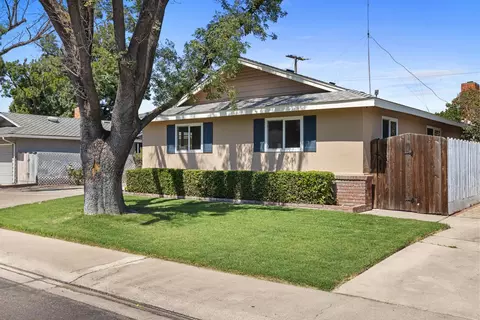 1105 Princess Ct, Modesto, CA 95350 photo 2