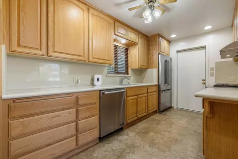 1105 Princess Ct, Modesto, CA 95350 photo 15