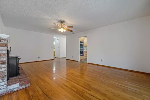 1105 Princess Ct, Modesto, CA 95350 photo 8