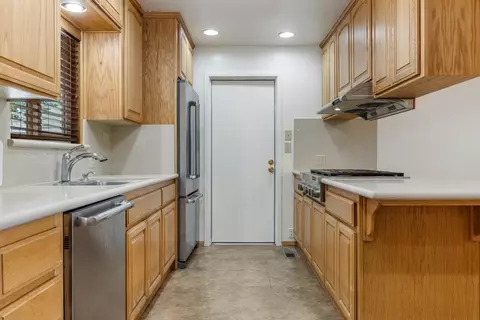 1105 Princess Ct, Modesto, CA 95350 photo 14