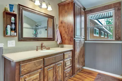Bath - 20816 Oxbow Way, Grass Valley, CA 95949 photo 5 of 5