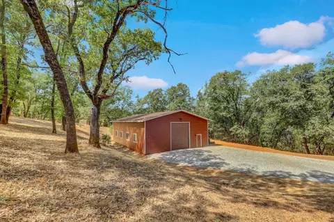 Exterior - 20816 Oxbow Way, Grass Valley, CA 95949 photo 8 of 25