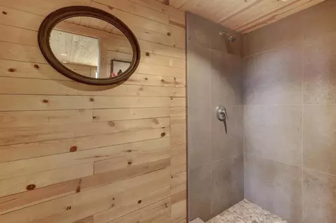 Bath - 20816 Oxbow Way, Grass Valley, CA 95949 photo 2 of 5