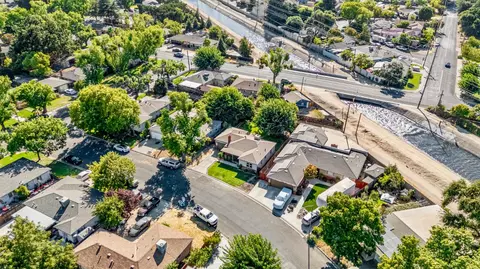 1109 Half Moon Dr, Modesto, CA 95350 photo 28