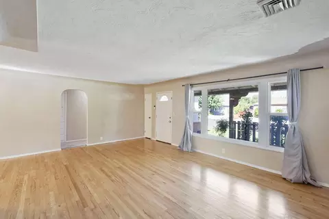 1109 Half Moon Dr, Modesto, CA 95350 photo 6