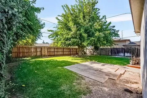 1109 Half Moon Dr, Modesto, CA 95350 photo 24